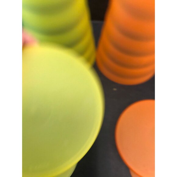 Vintage Set Of 4 Tupperware Ribbed Tumblers & Lids NWOT Blue Turquoise Yellow - Picture 4 of 10